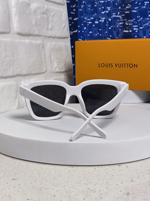 ルイヴィトンサングラス側面デザイン